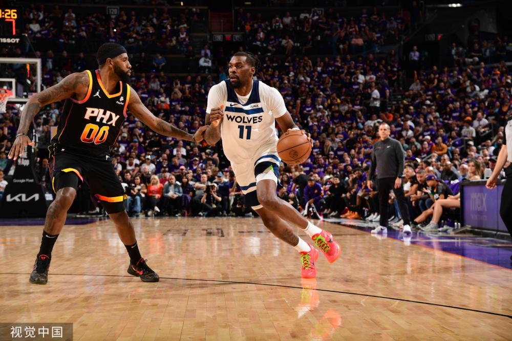 战鹰队访新 战鹰队访新