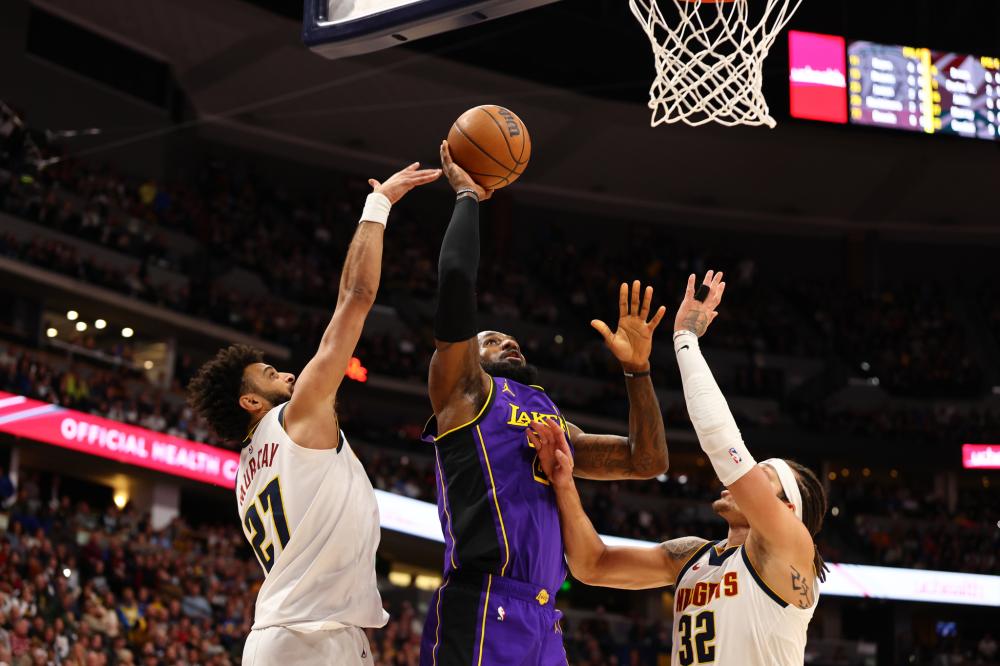 红牛向他伸 红牛向他伸